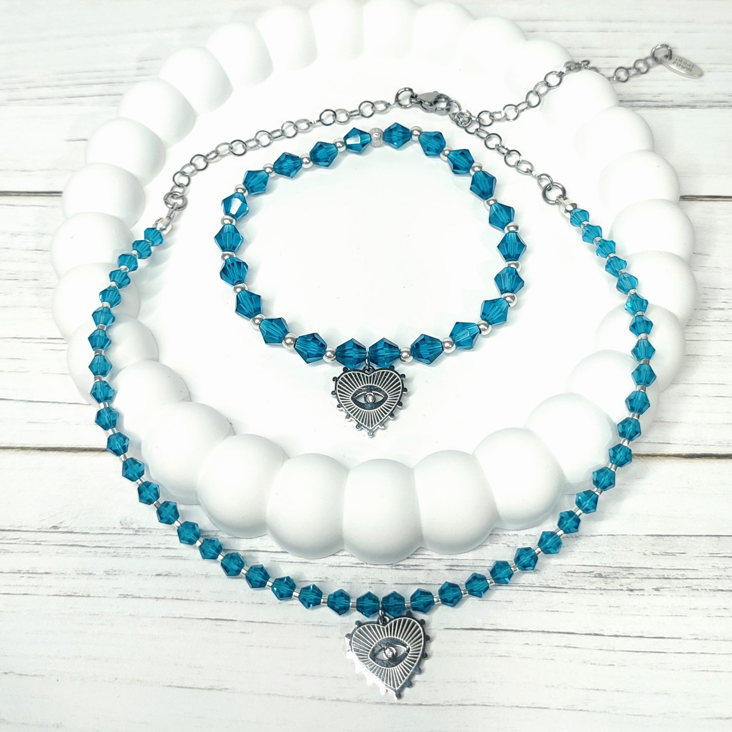 Pulsera junto con el collar a juego