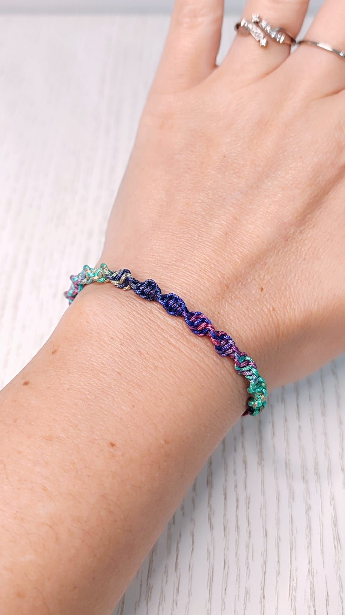 Pulsera hilo Iris ADN