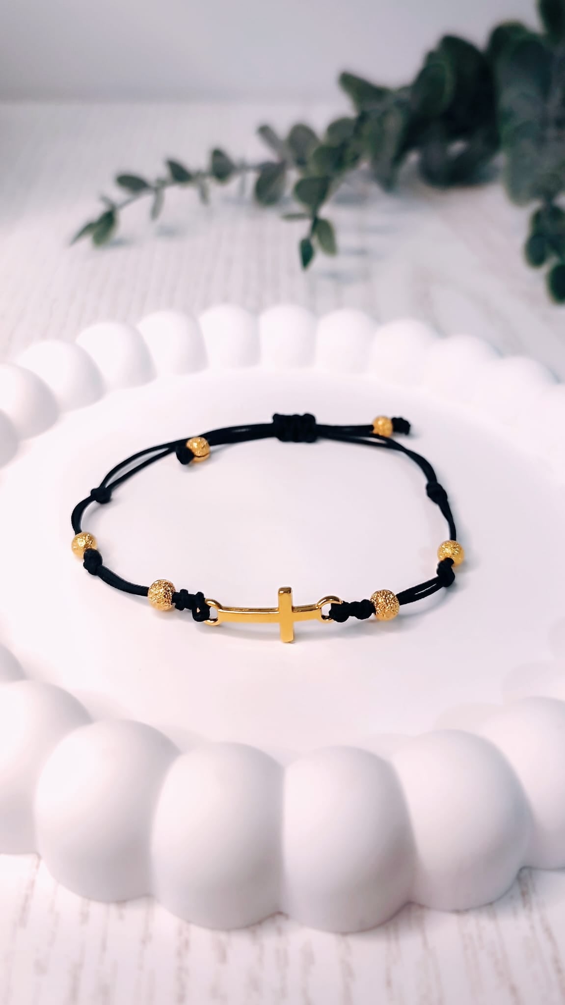 Pulsera hilo Azabache Cruz