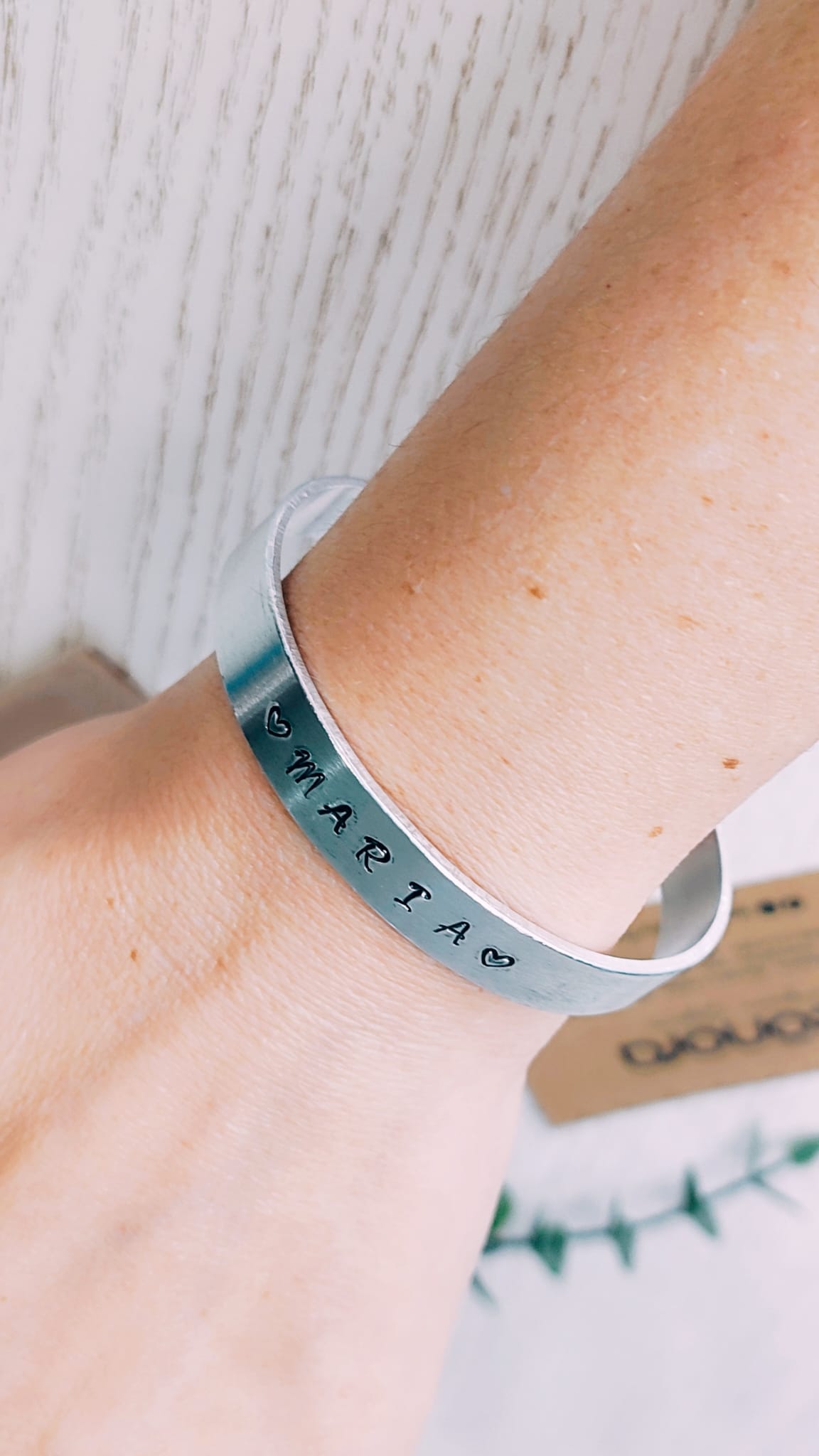 Pulsera plana plateada personalizada