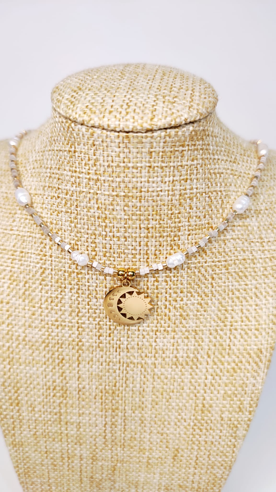 Collar de Perlas Luna oro
