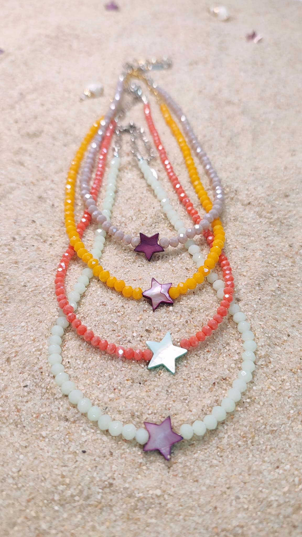 Collares y pulseras colores de verano con estrella de concha