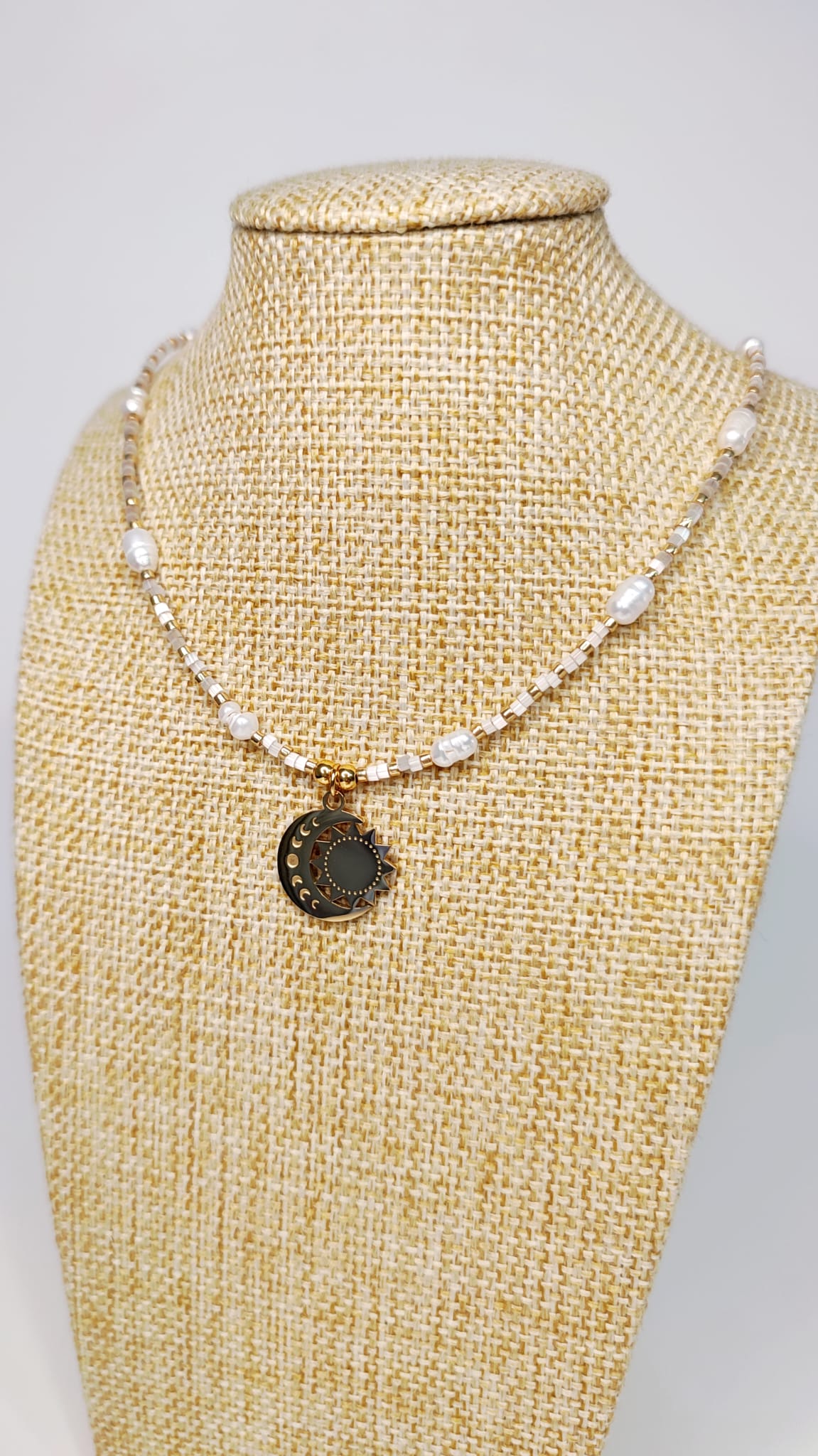 Collar de Perlas Luna oro